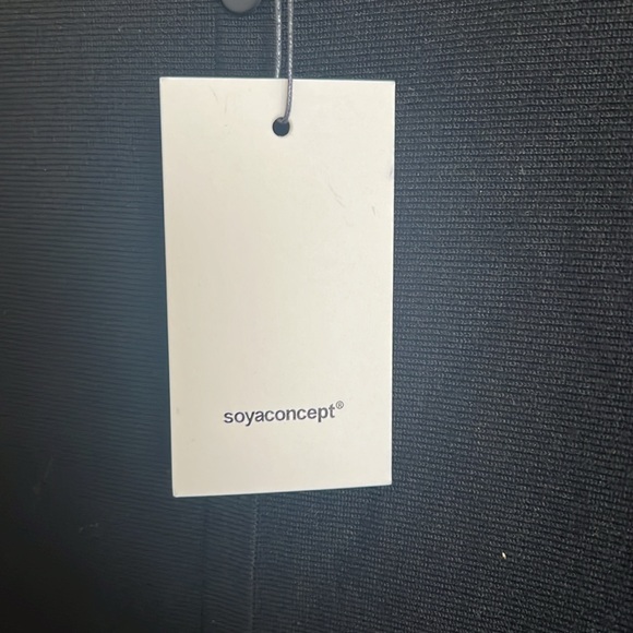 NWT Black SoyaConcept pullover. Medium. - Picture 4 of 4